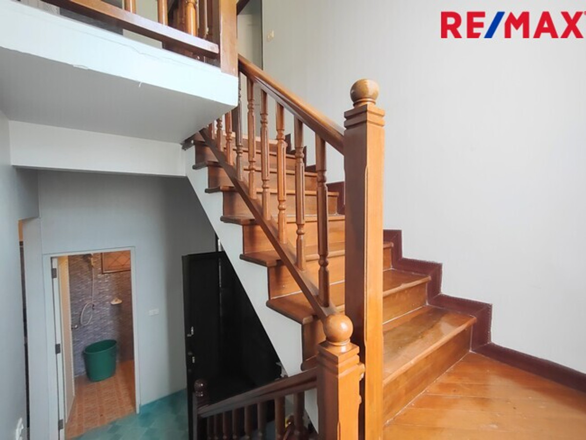 For SaleHousePathum Thani,Rangsit, Thammasat : 2-story detached house, Pruksa Village 2, Rangsit, Khlong 7, next to Lotus, corner house, ready to move in.