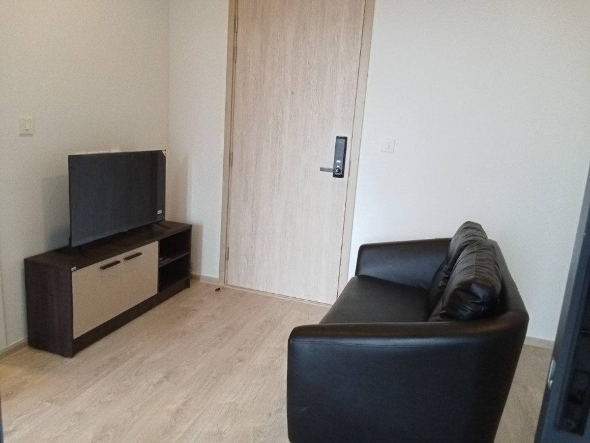 For RentCondoRama9, Petchburi, RCA : 🏙️ The Tree Pattanakarn - Ekkam, beautiful room, 6 height view, open city view, doesnt block the line of sight.