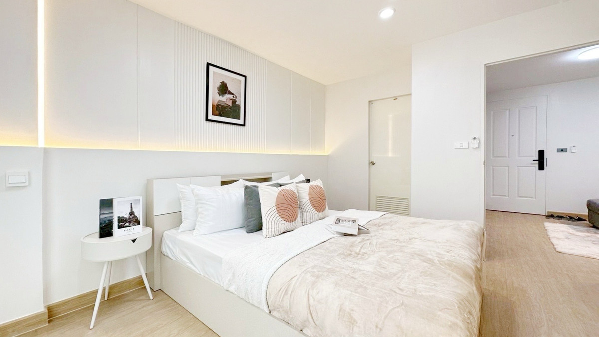 For SaleCondoKasetsart, Ratchayothin : <<The Niche ID Lat Phrao-Wang Hin>> Foodies shouldnt miss it. Near Chokchai Market 4 Plus lots of restaurants in the Lat Phrao area, close to MRT Phawana, MRT Lat Phrao, fully furnished, fully furnished!?