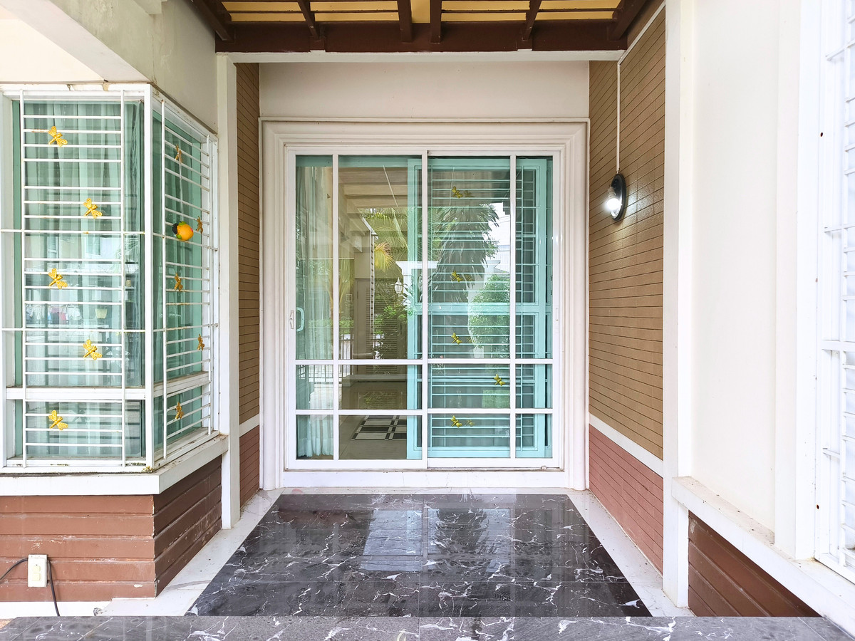 HouseLadkrabang, Suwannaphum Airport : For Sale/Rent: Detached House Home Place The Park Rama9, near the new Krungthep Kreetha Road and Nirvana Porch. 3 bedrooms, 3 bathrooms, 65 sq.wah.