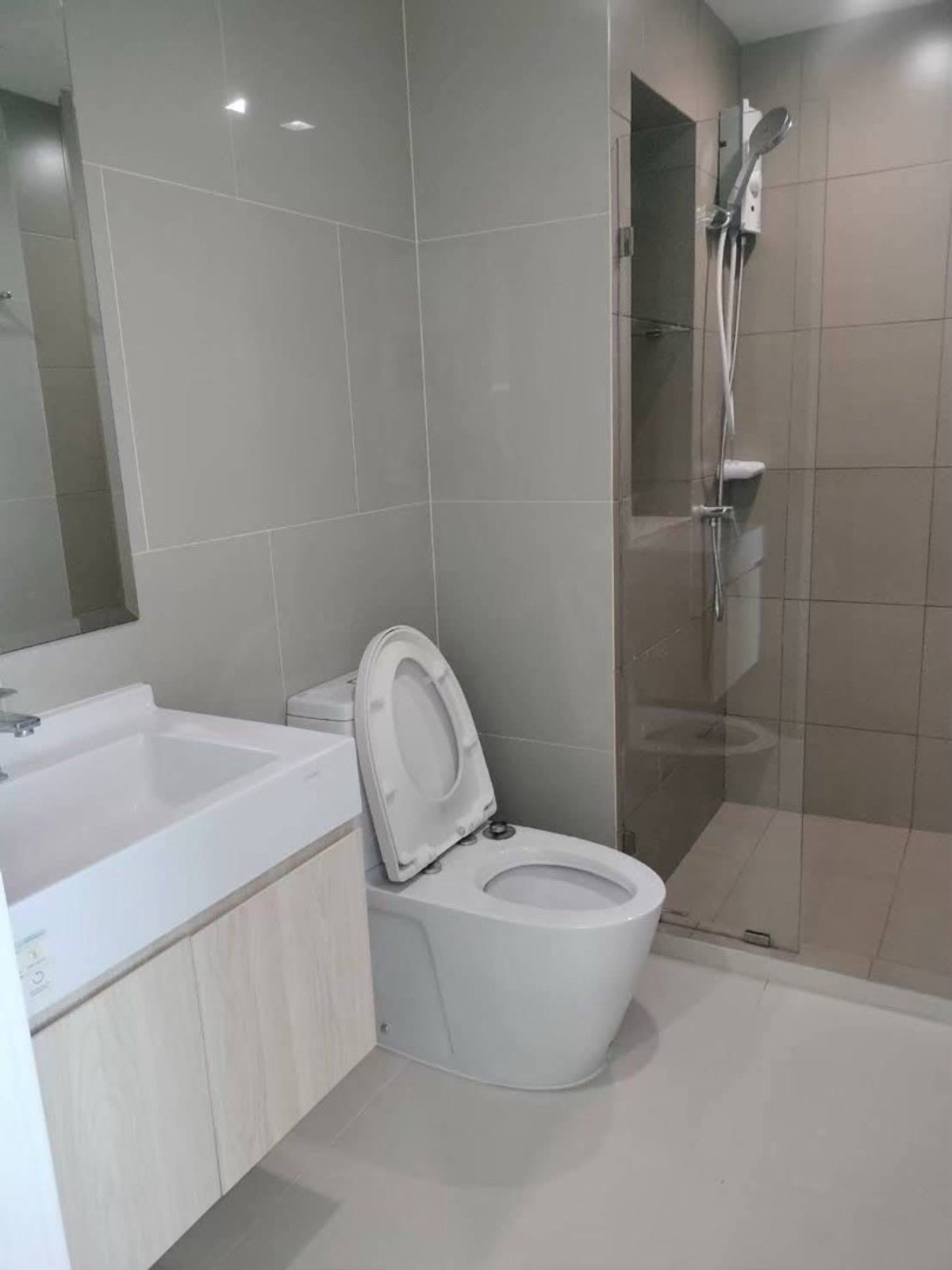 For RentCondoPattanakan, Srinakarin : For rent: Rich Park @ Triple Station.