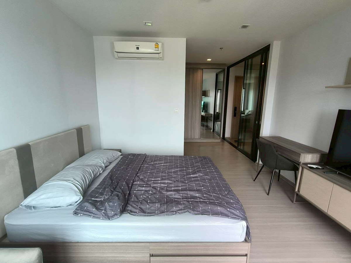 For RentCondoThaphra, Talat Phlu, Wutthakat : ⭐️ Life Sathorn Sierra ⭐️ Room size 28 sq m, fully furnished, ready to move in.
