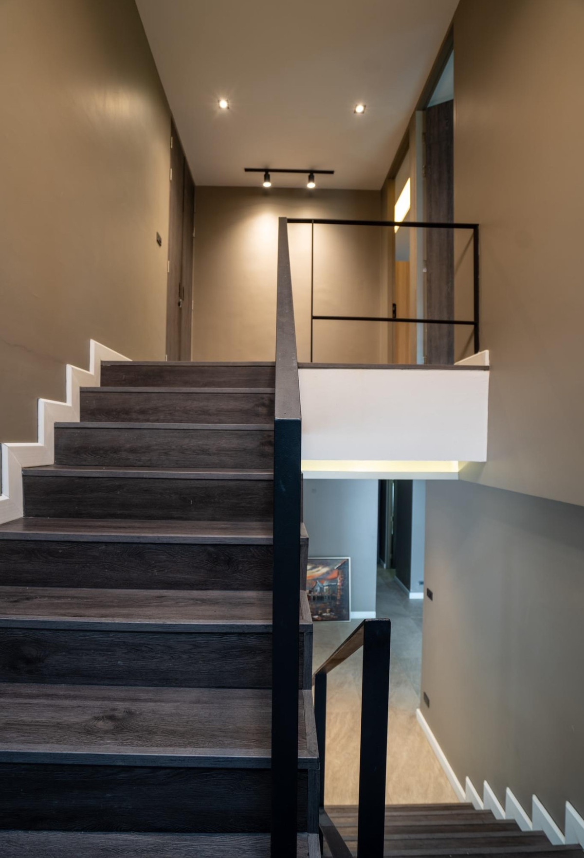 For SaleHouseChokchai 4, Ladprao 71, Ladprao 48, : FOR SALE HOUSE 4 BEDROOM 5 BATHROOM 250 SQ.M -- READY TO MOVE IN --