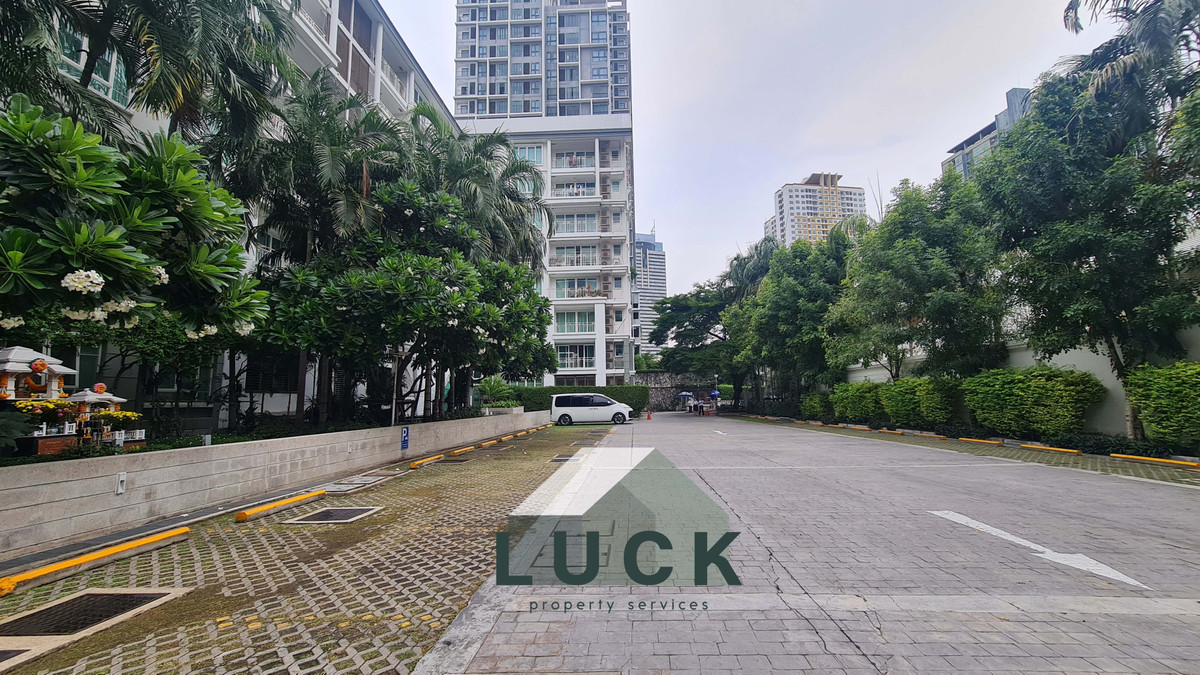For SaleCondoWongwianyai, Charoennakor : LUCK 🏭Condo for sale, The Bangkok Sathorn-Taksin, next to the BTS, big room, comfortable to live in!!!