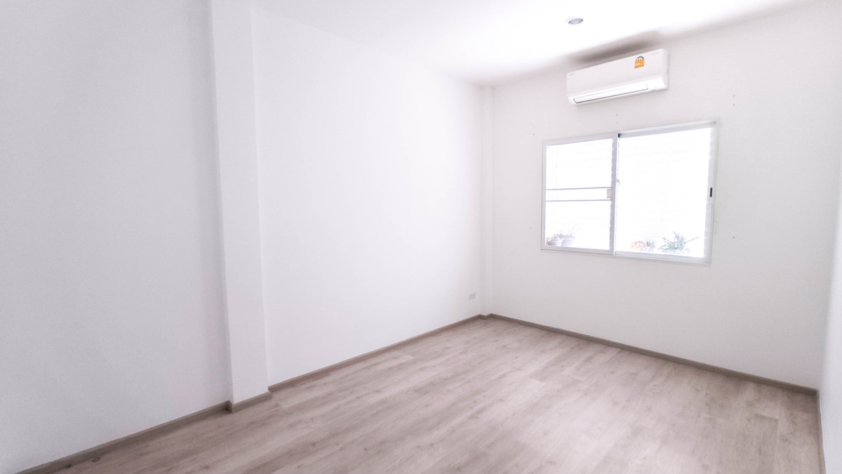 For RentTownhomeNonthaburi, Bang Yai, Bangbuathong : Premium townhome for rent, Chuan Chuen Town, Bang Yai, width 5.7 meters, large house, SIZE XL.