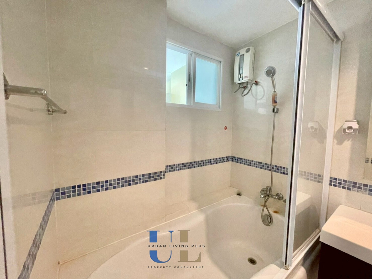 ให้เช่าคอนโดสาทร นราธิวาส : ( UL2602182 ) Tel/Line 096-2479369, ให้เช่า ไลฟ์ แอท สาทร10 , 1 ห้องนอน, 1 ห้องน้ำ, ห้องหายาก พร้อมอยู่ ราคาพิเศษ!!