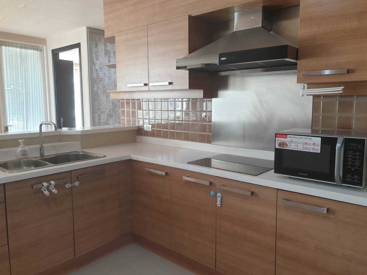 For RentCondoSukhumvit, Asoke, Thonglor : 🏡 Mega Space Corner Unit | Villa Sikhara Thonglor
Experience the Comfort of a Real Home (124 sq.m.) 🌿