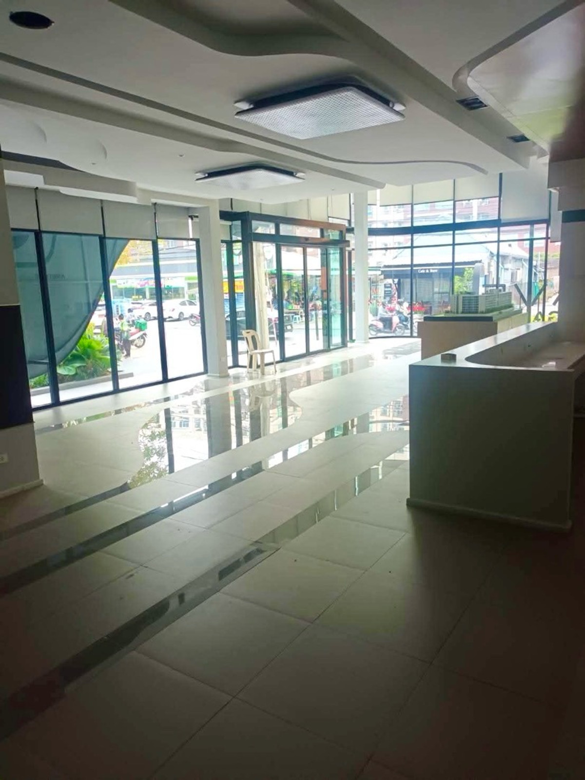 For RentShop HouseKasetsart, Ratchayothin : 🔆New building for rent, 2 floors, 300 sq m, near Kasetsart University, Phahonyothin 34, next to the road, parking for 5-7 cars🔆