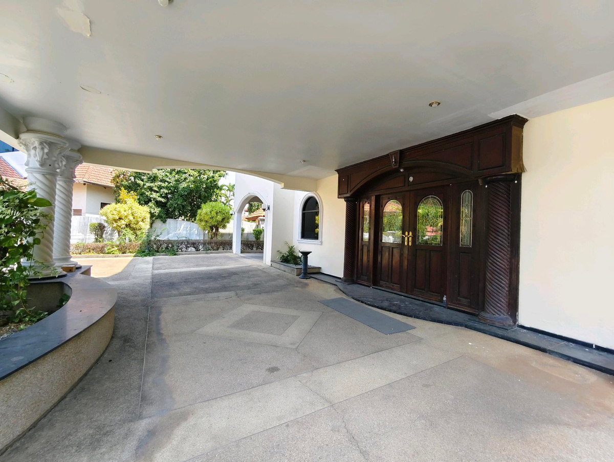 ขายพัทยา บางแสน ชลบุรี สัตหีบ : 🔥ขายด่วน🔥บ้านพูลวิลล่าพัทยา บนเนื้อที่ 1 ไร่ บ้านสุดหรู 3ชั้น 