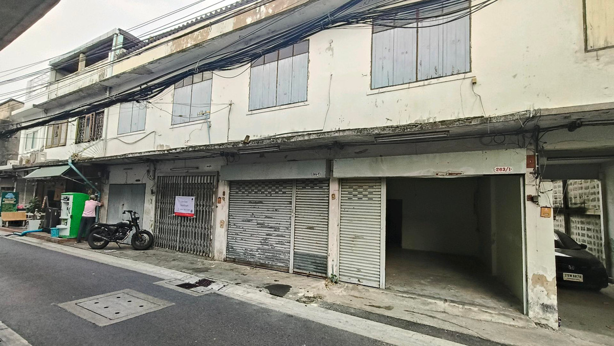 ให้เช่าอาคารพาณิชย์วงเวียนใหญ่ เจริญนคร : ให้เช่าอาคารพาณิชย์ 2 ชั้น 4 คูหาติดกัน วงเวียนใหญ่ ใกล้ ไอคอนสยาม