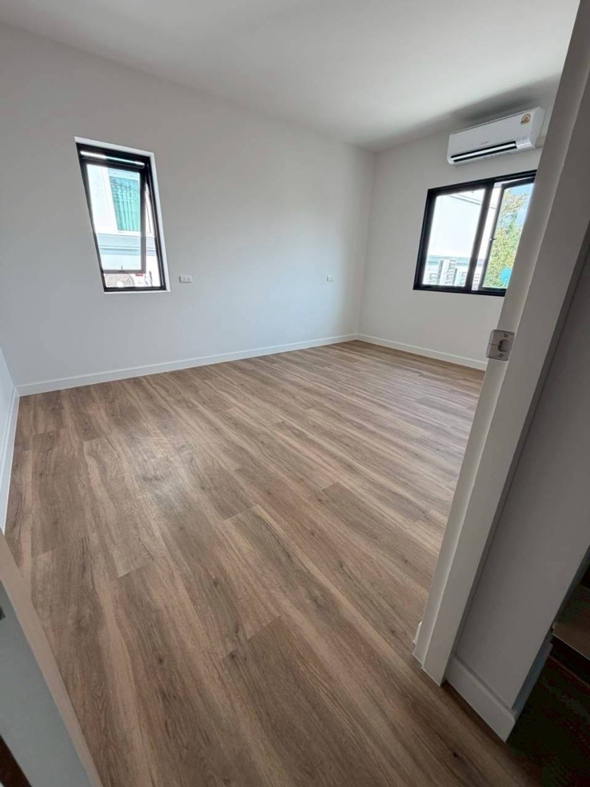 ขายบ้านรัชดา ห้วยขวาง : บ้านสร้างใหม่พร้อมขาย ทำเลใจกลางเมือง