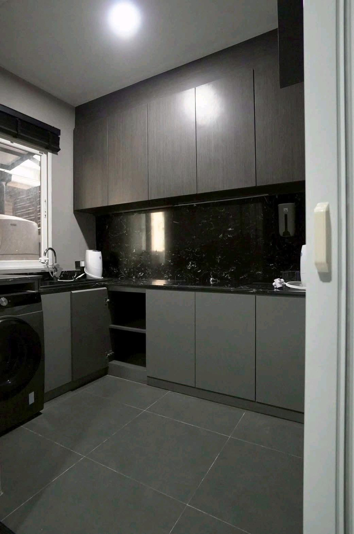 ขายทาวน์โฮมเลียบทางด่วนรามอินทรา : 🏬ขายด่วน!! บ้านหลังมุม ทำเลทองกลางเมือง รีโนเวทสวยพร้อมอยู่✨️โครงการบ้านกลางเมือง S-Sense พระราม 9 - ลาดพร้าว✨️ 33ตร.ม เพียง8.5ล้าน💵💵 โทรด่วน 0655193596 ปัน