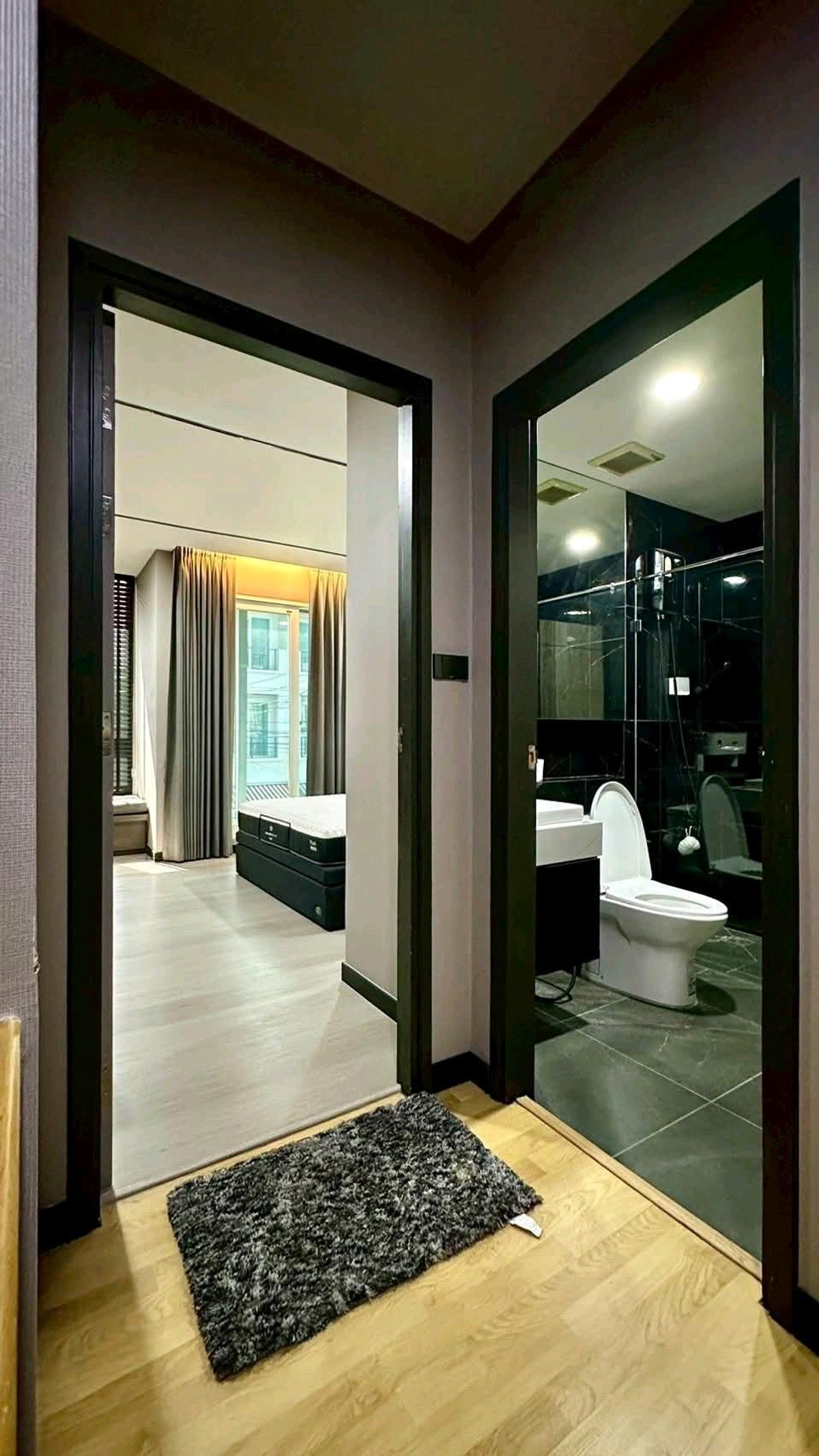 ขายทาวน์โฮมเลียบทางด่วนรามอินทรา : 🏬ขายด่วน!! บ้านหลังมุม ทำเลทองกลางเมือง รีโนเวทสวยพร้อมอยู่✨️โครงการบ้านกลางเมือง S-Sense พระราม 9 - ลาดพร้าว✨️ 33ตร.ม เพียง8.5ล้าน💵💵 โทรด่วน 0655193596 ปัน