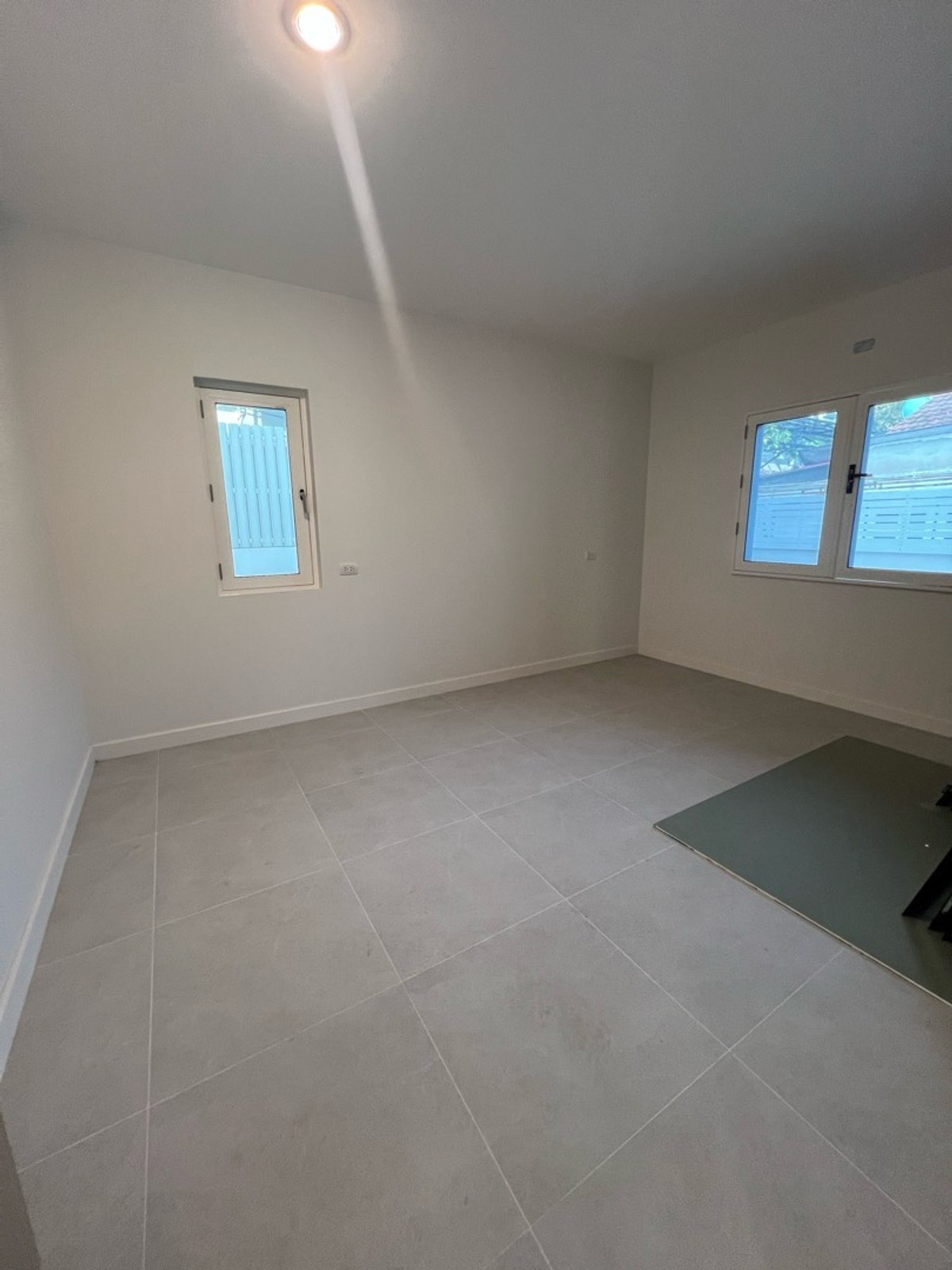 ขายบ้านรัชดา ห้วยขวาง : บ้านสร้างใหม่พร้อมขาย ทำเลใจกลางเมือง