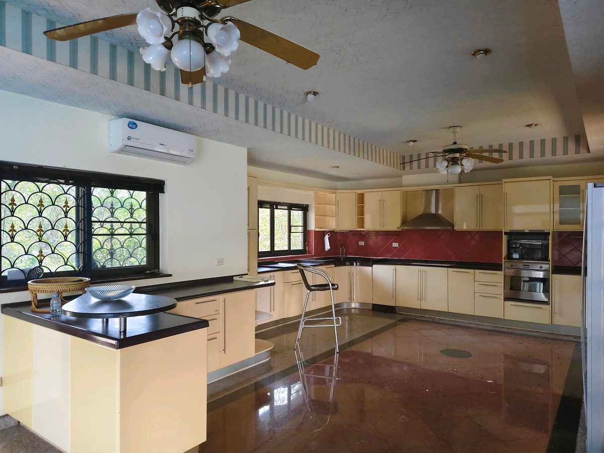 ขายพัทยา บางแสน ชลบุรี สัตหีบ : 🔥ขายด่วน🔥บ้านพูลวิลล่าพัทยา บนเนื้อที่ 1 ไร่ บ้านสุดหรู 3ชั้น 