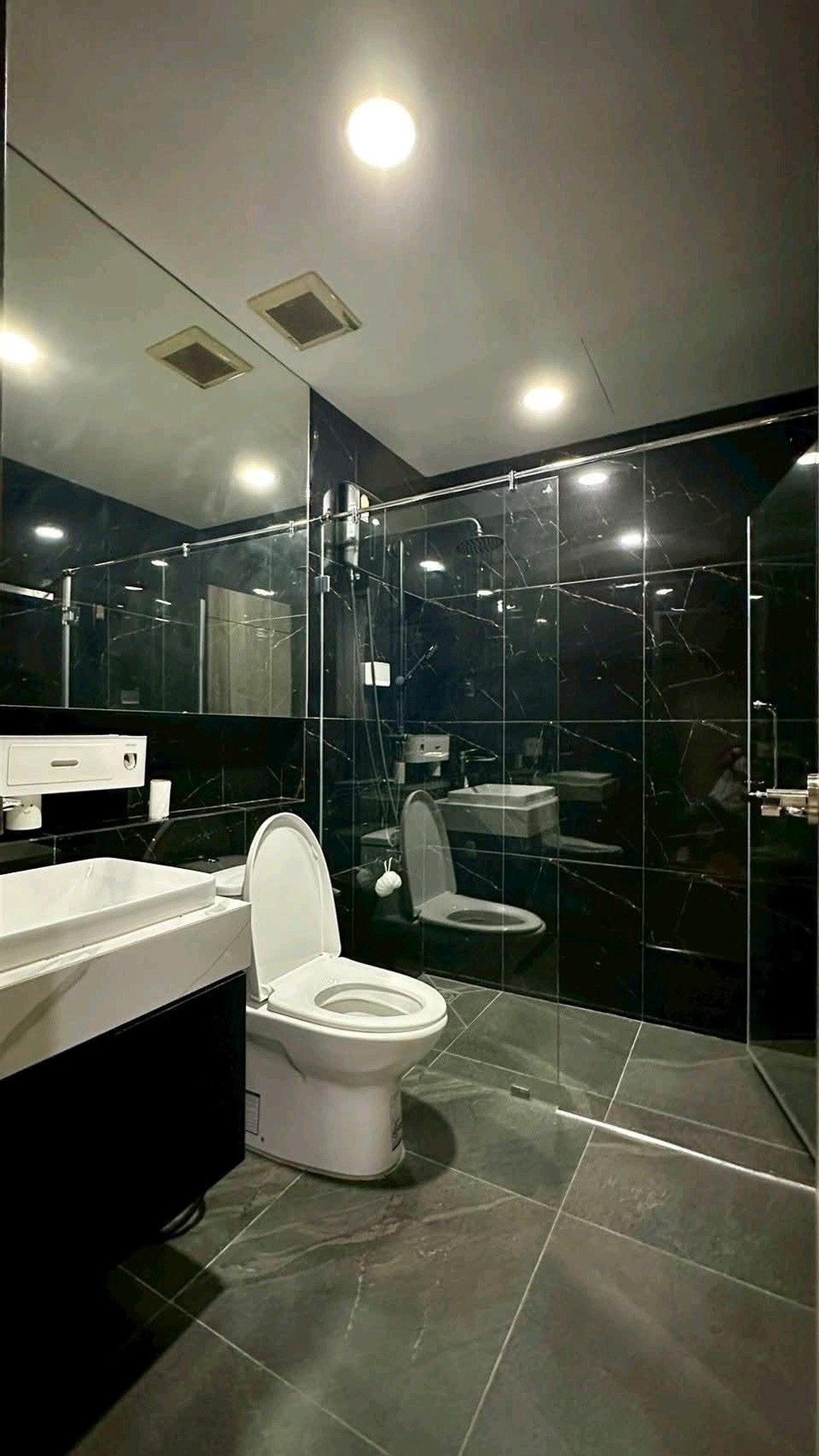 ขายทาวน์โฮมเลียบทางด่วนรามอินทรา : 🏬ขายด่วน!! บ้านหลังมุม ทำเลทองกลางเมือง รีโนเวทสวยพร้อมอยู่✨️โครงการบ้านกลางเมือง S-Sense พระราม 9 - ลาดพร้าว✨️ 33ตร.ม เพียง8.5ล้าน💵💵 โทรด่วน 0655193596 ปัน