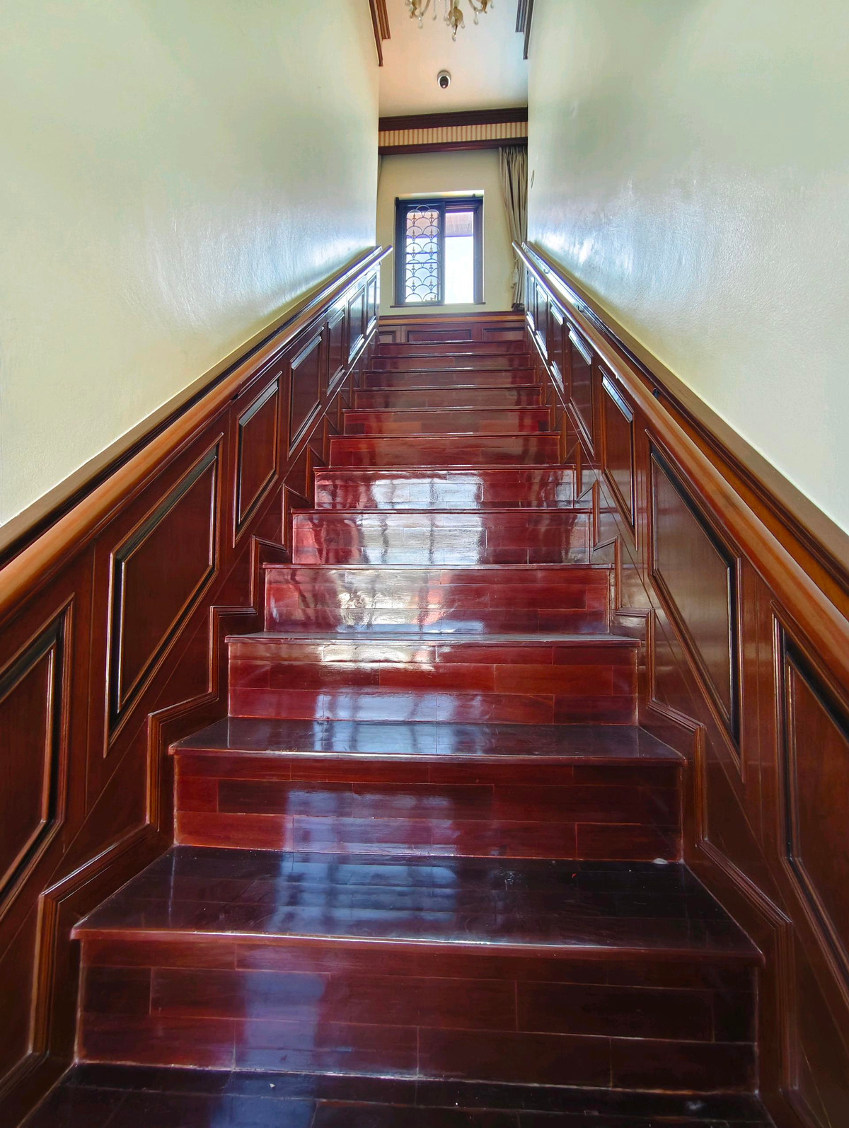 ขายพัทยา บางแสน ชลบุรี สัตหีบ : 🔥ขายด่วน🔥บ้านพูลวิลล่าพัทยา บนเนื้อที่ 1 ไร่ บ้านสุดหรู 3ชั้น 