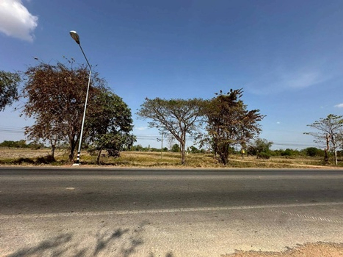 ขายที่ดินขอนแก่น : ขายที่ดินเปล่า พื้นที่ 23-3-19 ไร่ ถนนเจนจบทิศ ( ทางหลวง 2440 เมืองพล-หนองสองห้อง) ตำบลหนองเม็ก อำเภอหนองสองห้อง จังหวัดขอนแก่น ราคาขาย 35,696,256 บาท