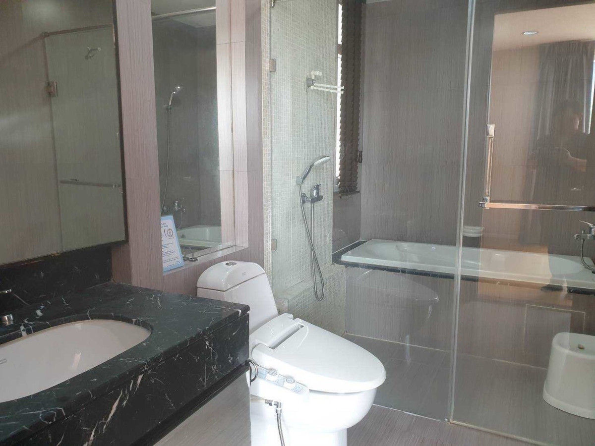 For RentCondoSukhumvit, Asoke, Thonglor : 🏡 Mega Space Corner Unit | Villa Sikhara Thonglor
Experience the Comfort of a Real Home (124 sq.m.) 🌿