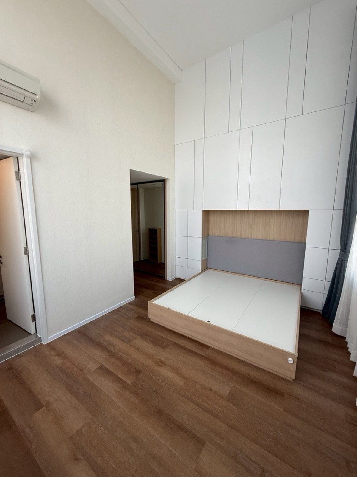 For SaleCondoOnnut, Udomsuk : 2 Bedroom Duplex Condo for Sale 80 sq.m Corner Unit near BTS On Nut at Siamese S48 Suitable for Living or Investment