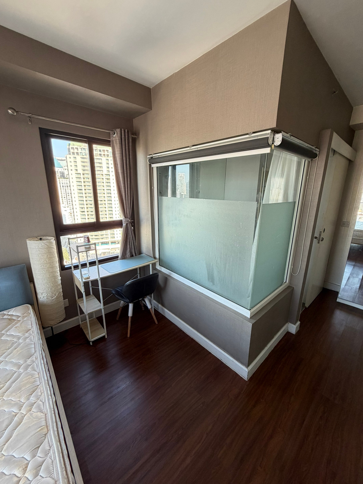 For RentCondoSathorn, Narathiwat : Cheap rental, large room, 1 bedroom, 1 bathroom, The Seed Mingle Sathorn Suan Phlu.