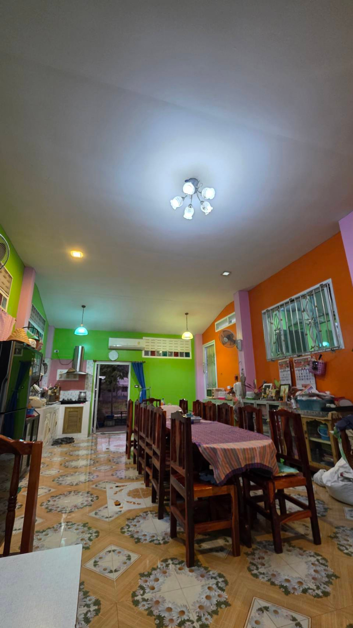 ขายบ้านสกลนคร : บ้านพร้อมที่ดิน เนื้อที่ 1 ไร่ 275 ตารางเมตร