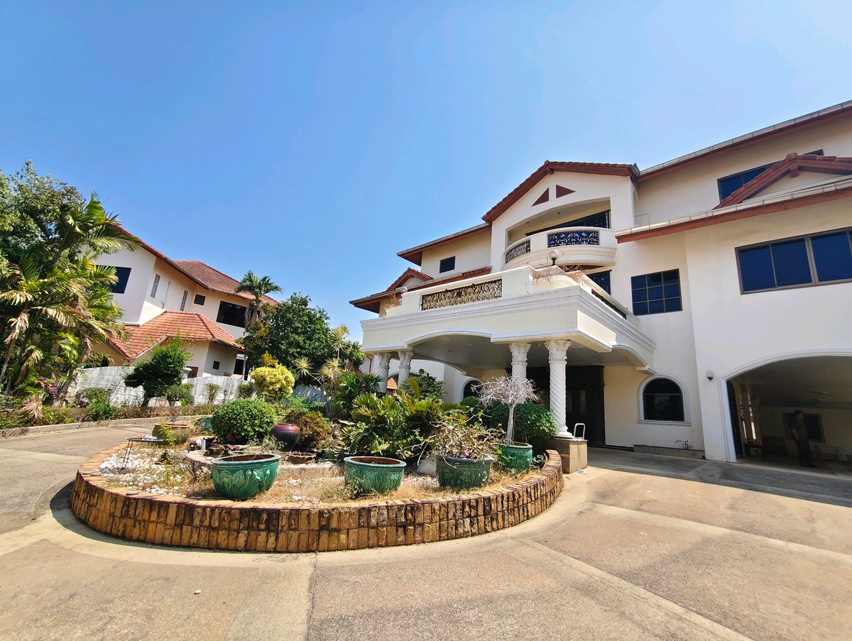 ขายพัทยา บางแสน ชลบุรี สัตหีบ : 🔥ขายด่วน🔥บ้านพูลวิลล่าพัทยา บนเนื้อที่ 1 ไร่ บ้านสุดหรู 3ชั้น 