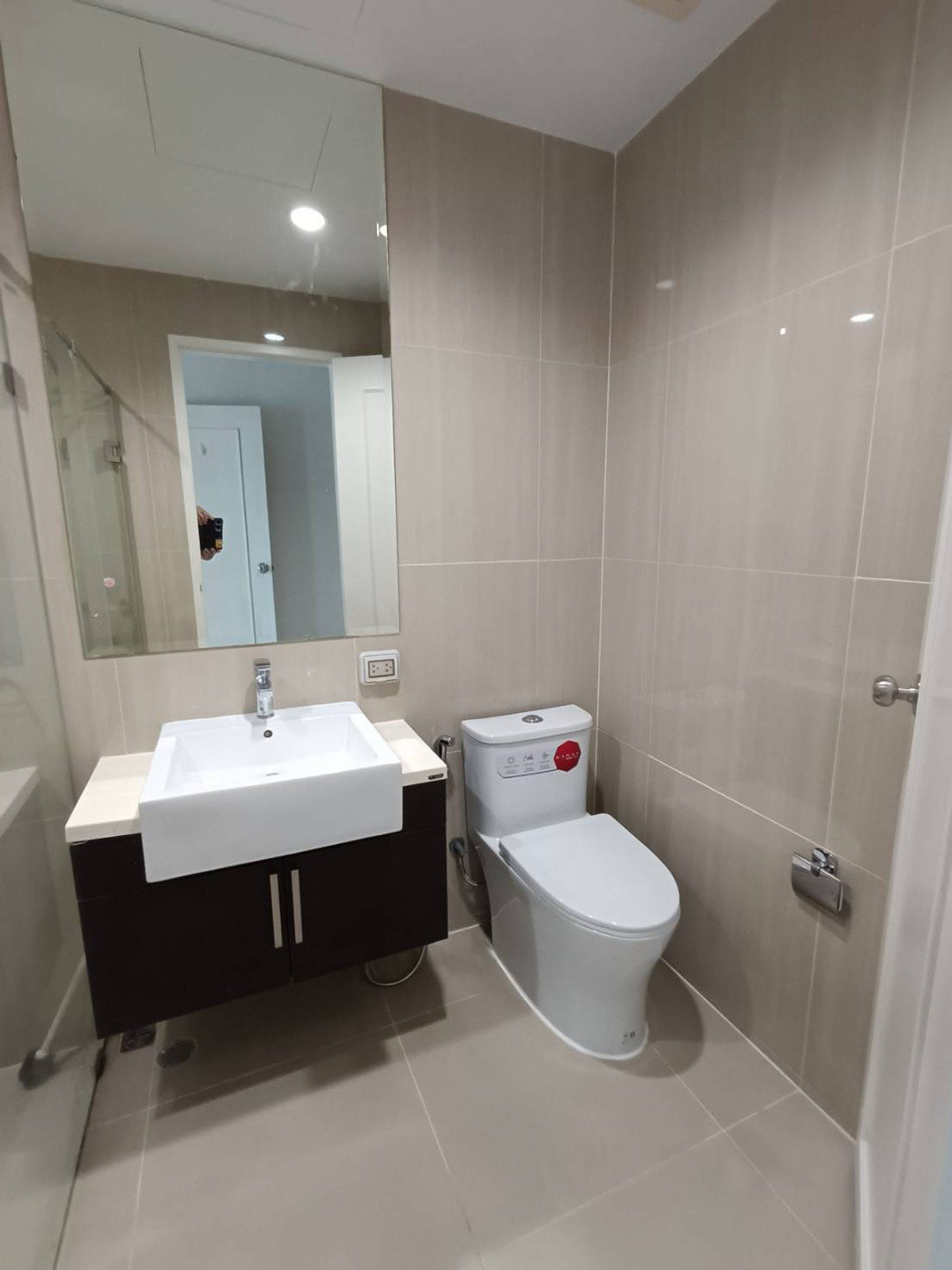 For SaleCondoRama9, Petchburi, RCA : #Condo for sale, Villa Asoke, high floor, completely renovated. Ready to move in, 22nd floor, 1 bedroom, 40.59 sq m., selling price 5.1 million baht.