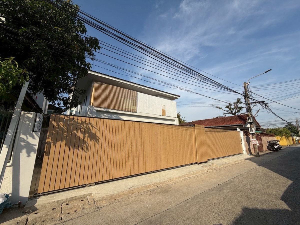 ขายบ้านรัชดา ห้วยขวาง : บ้านสร้างใหม่พร้อมขาย ทำเลใจกลางเมือง