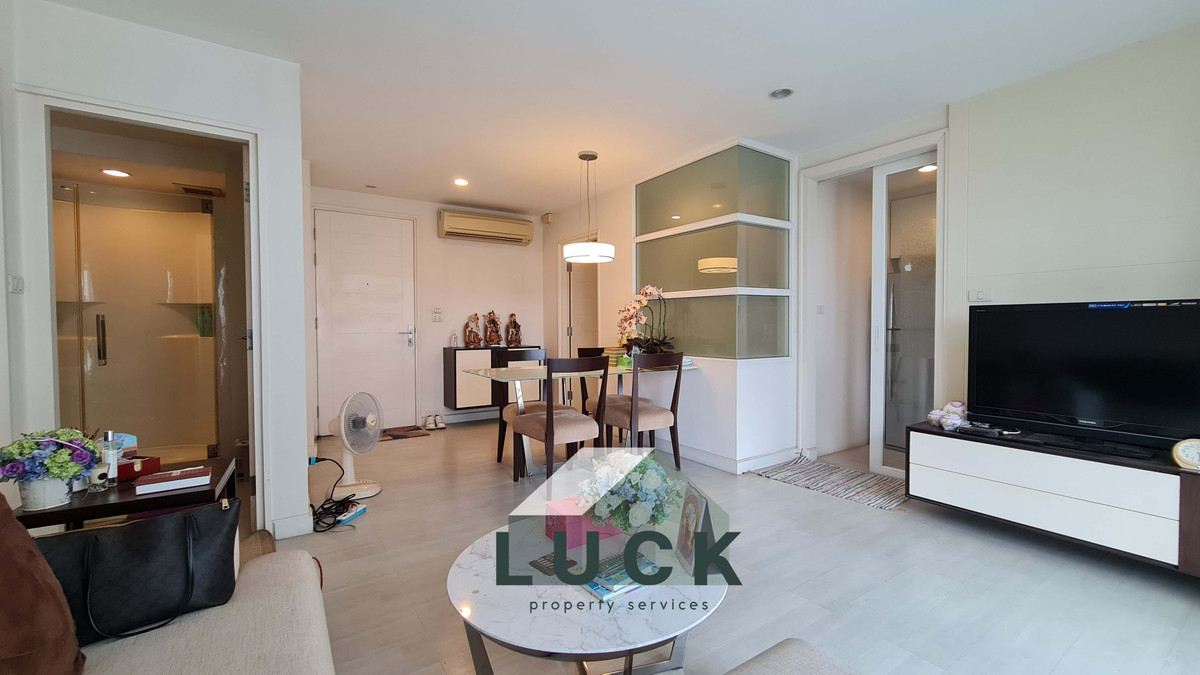 For SaleCondoWongwianyai, Charoennakor : LUCK 🏭Condo for sale, The Bangkok Sathorn-Taksin, next to the BTS, big room, comfortable to live in!!!