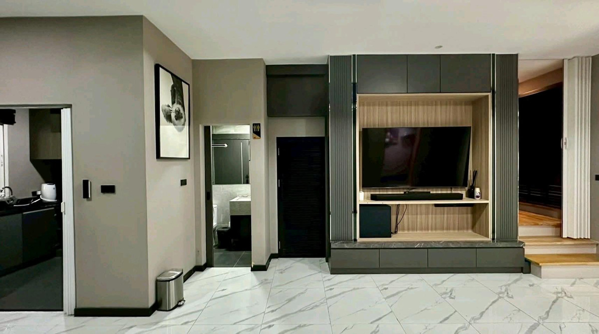 ขายทาวน์โฮมเลียบทางด่วนรามอินทรา : 🏬ขายด่วน!! บ้านหลังมุม ทำเลทองกลางเมือง รีโนเวทสวยพร้อมอยู่✨️โครงการบ้านกลางเมือง S-Sense พระราม 9 - ลาดพร้าว✨️ 33ตร.ม เพียง8.5ล้าน💵💵 โทรด่วน 0655193596 ปัน