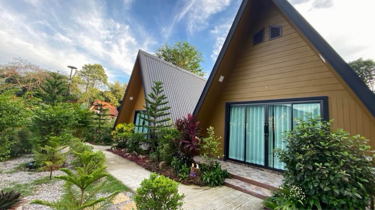 ขายกิจการโรงแรม & กิจการอพาร์ตเมนต์นครนายก : ขายธุรกิจรีสอร์ต พร้อมบ้าน 1 หลัง นครนายก ใกล้เขื่อนขุนด่าน 7 หลัง สร้างใหม่ รายได้ 6 หลักต่อเดือน