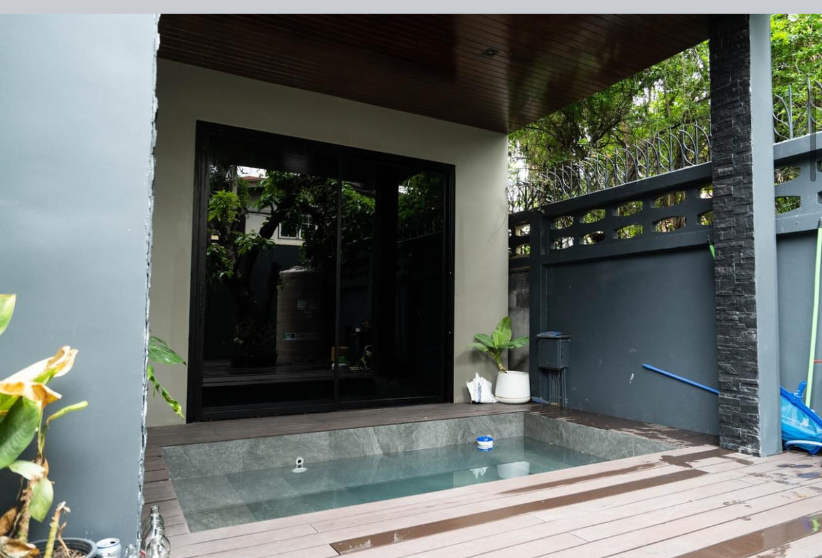 For SaleHouseChokchai 4, Ladprao 71, Ladprao 48, : FOR SALE HOUSE 4 BEDROOM 5 BATHROOM 250 SQ.M -- READY TO MOVE IN --