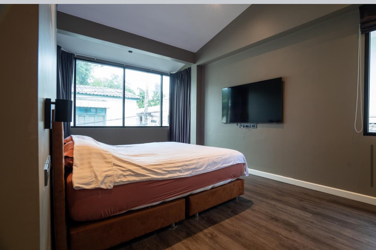 For SaleHouseChokchai 4, Ladprao 71, Ladprao 48, : FOR SALE HOUSE 4 BEDROOM 5 BATHROOM 250 SQ.M -- READY TO MOVE IN --