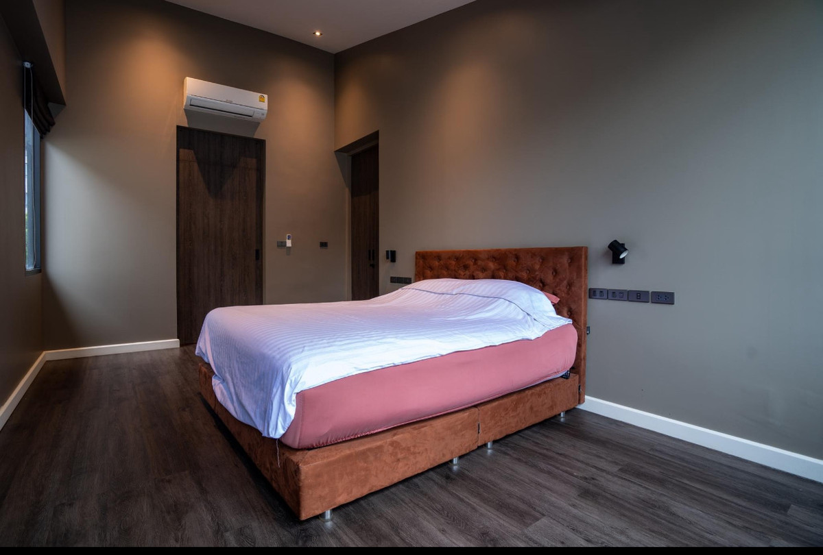 For SaleHouseChokchai 4, Ladprao 71, Ladprao 48, : FOR SALE HOUSE 4 BEDROOM 5 BATHROOM 250 SQ.M -- READY TO MOVE IN --