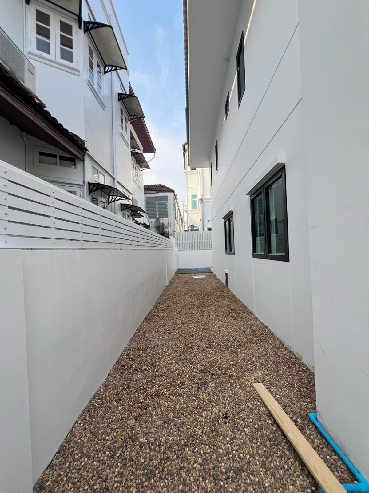 ขายบ้านรัชดา ห้วยขวาง : บ้านสร้างใหม่พร้อมขาย ทำเลใจกลางเมือง