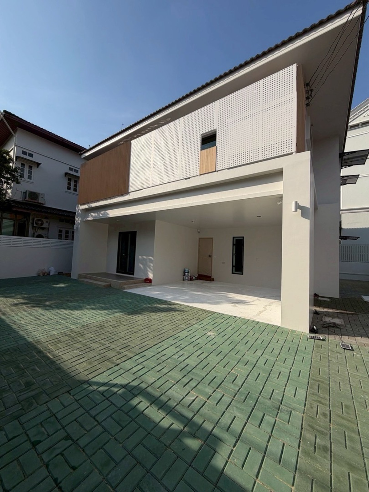 ขายบ้านรัชดา ห้วยขวาง : บ้านสร้างใหม่พร้อมขาย ทำเลใจกลางเมือง