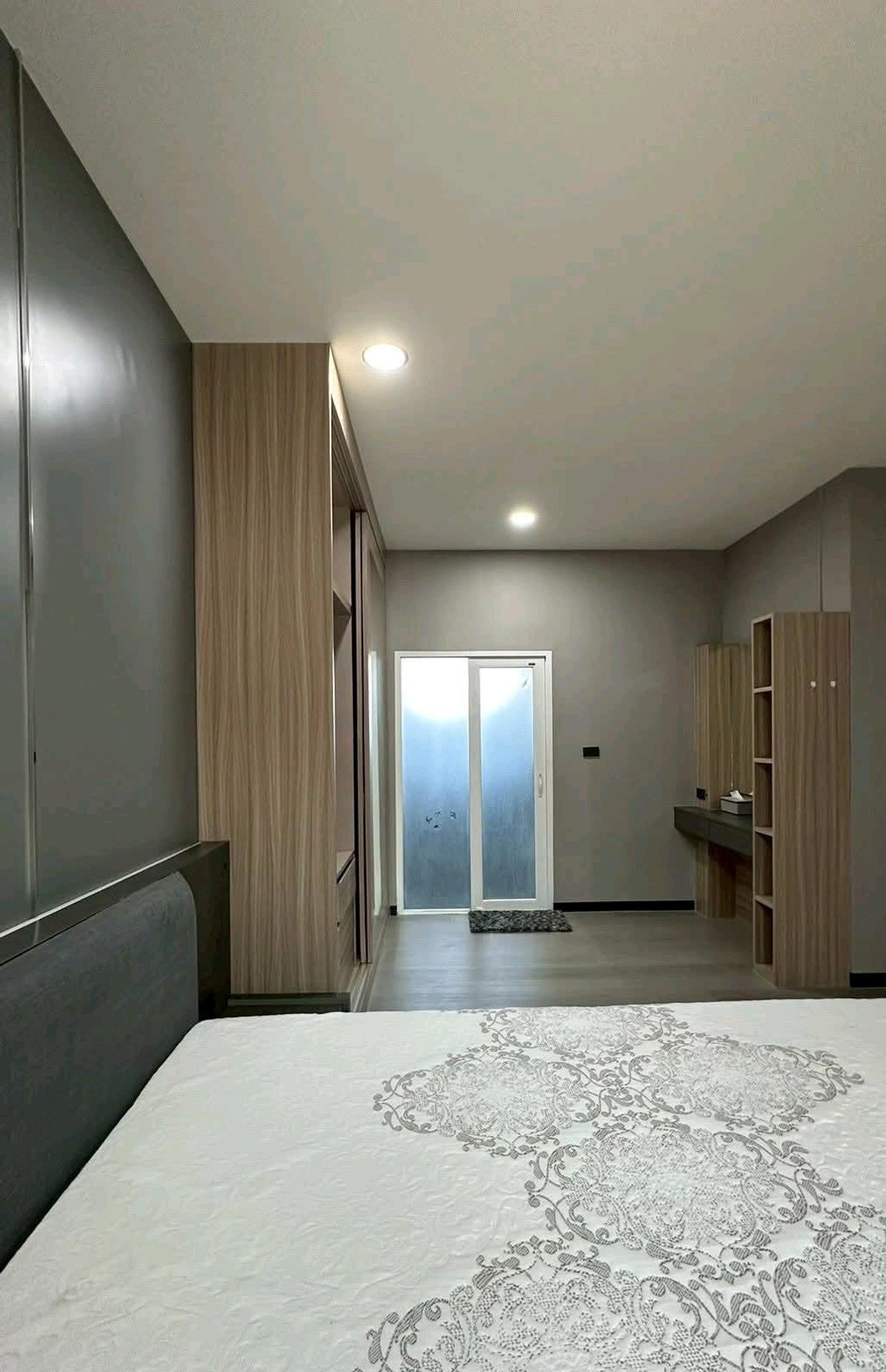 ขายทาวน์โฮมเลียบทางด่วนรามอินทรา : 🏬ขายด่วน!! บ้านหลังมุม ทำเลทองกลางเมือง รีโนเวทสวยพร้อมอยู่✨️โครงการบ้านกลางเมือง S-Sense พระราม 9 - ลาดพร้าว✨️ 33ตร.ม เพียง8.5ล้าน💵💵 โทรด่วน 0655193596 ปัน