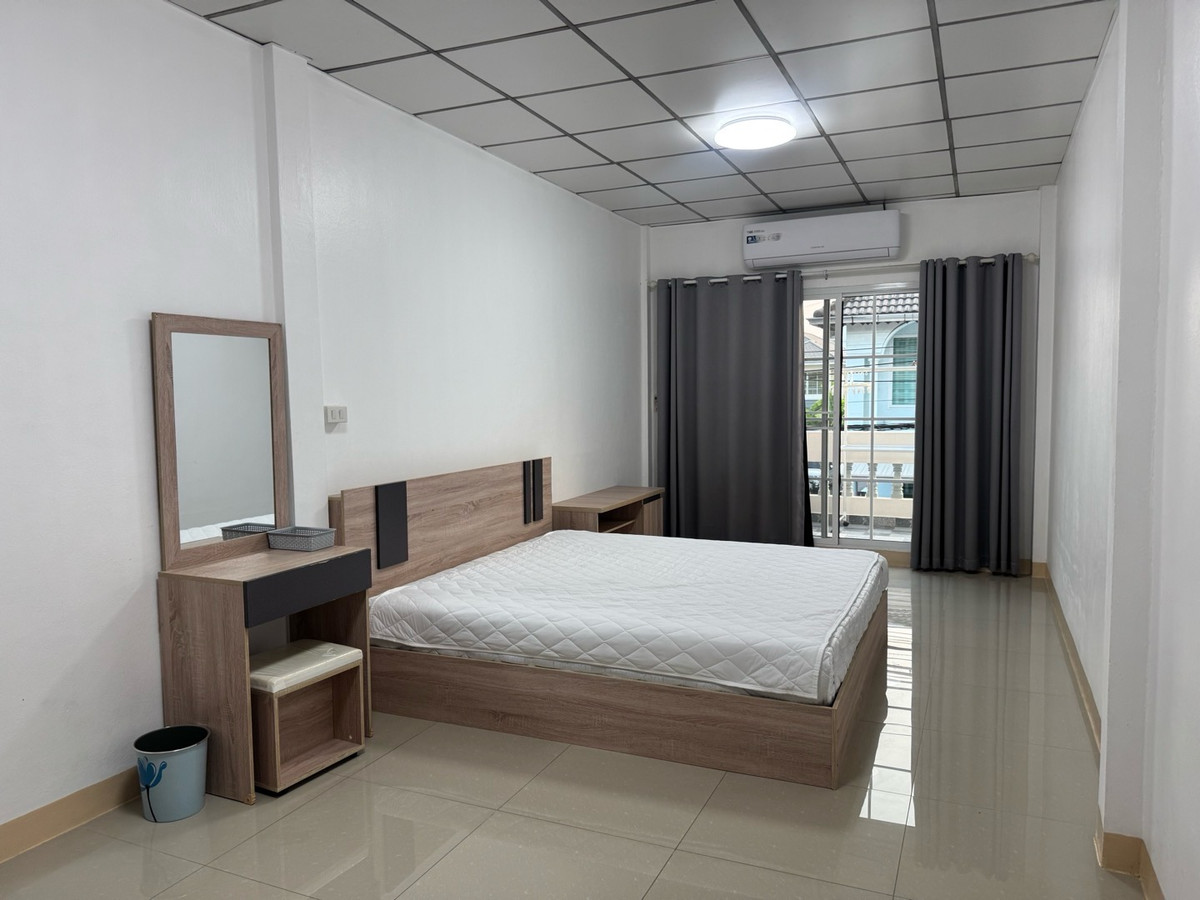 ให้เช่าทาวน์โฮมรัชดา ห้วยขวาง : 💕Huai Khwang Houseบ้านเช่าห้วยขวาง 5ห้องนอน4ห้องน้ำ รัชดา18 ใกล้MRTห้วยขวางเฟอร์นิเจอร์ครบครัน 💕 ว่างพร้อมอยู่✨