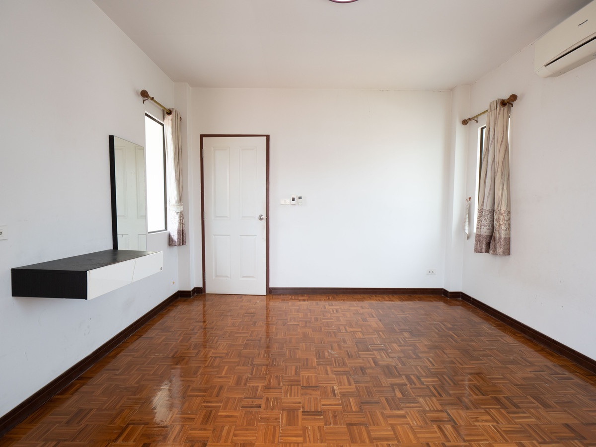 For RentHouseNonthaburi, Bang Yai, Bangbuathong : #Single house for sale #Single house for rent #Fueangsuk Village 5, corner plot 101.9 sq m.