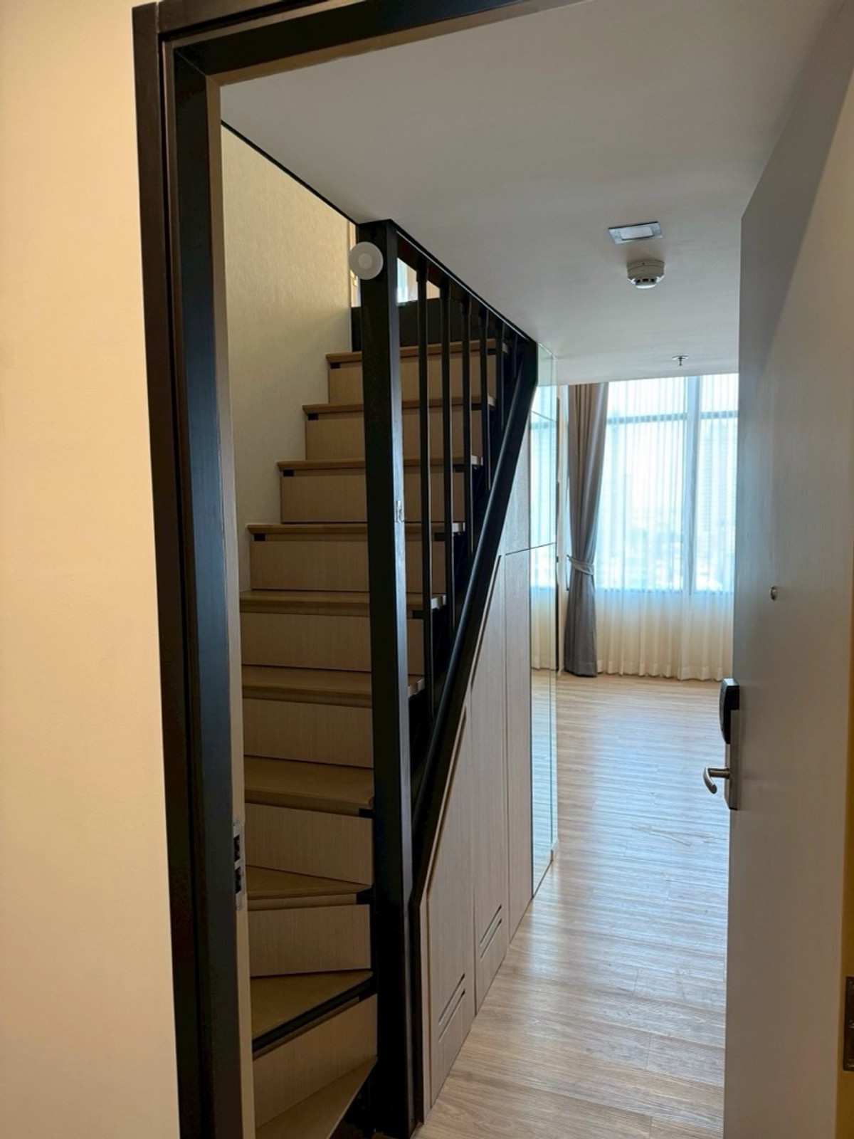 For SaleCondoOnnut, Udomsuk : 2 Bedroom Duplex Condo for Sale 80 sq.m Corner Unit near BTS On Nut at Siamese S48 Suitable for Living or Investment