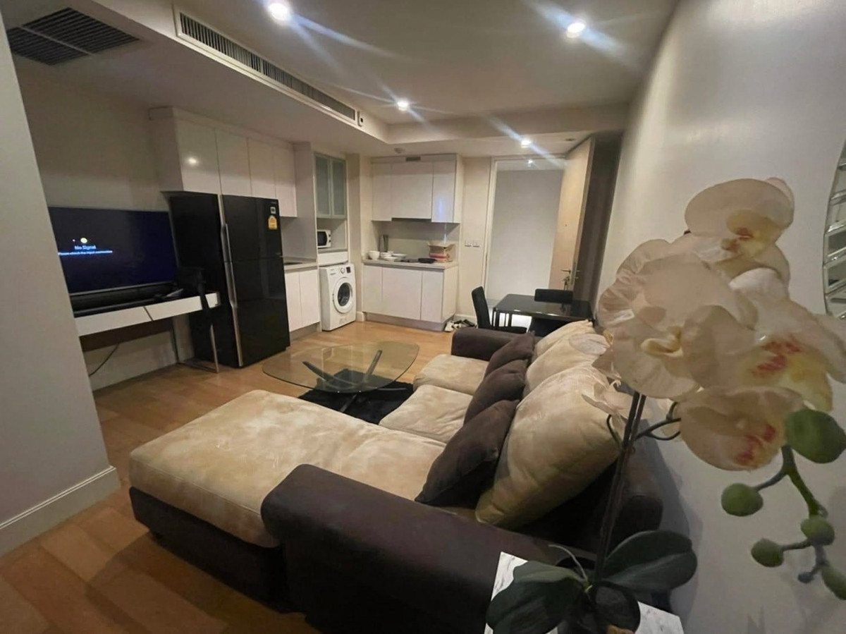 For SaleCondoSathorn, Narathiwat : Collezio Sathorn pipat 1b1b only 4.1mb call 0886166564