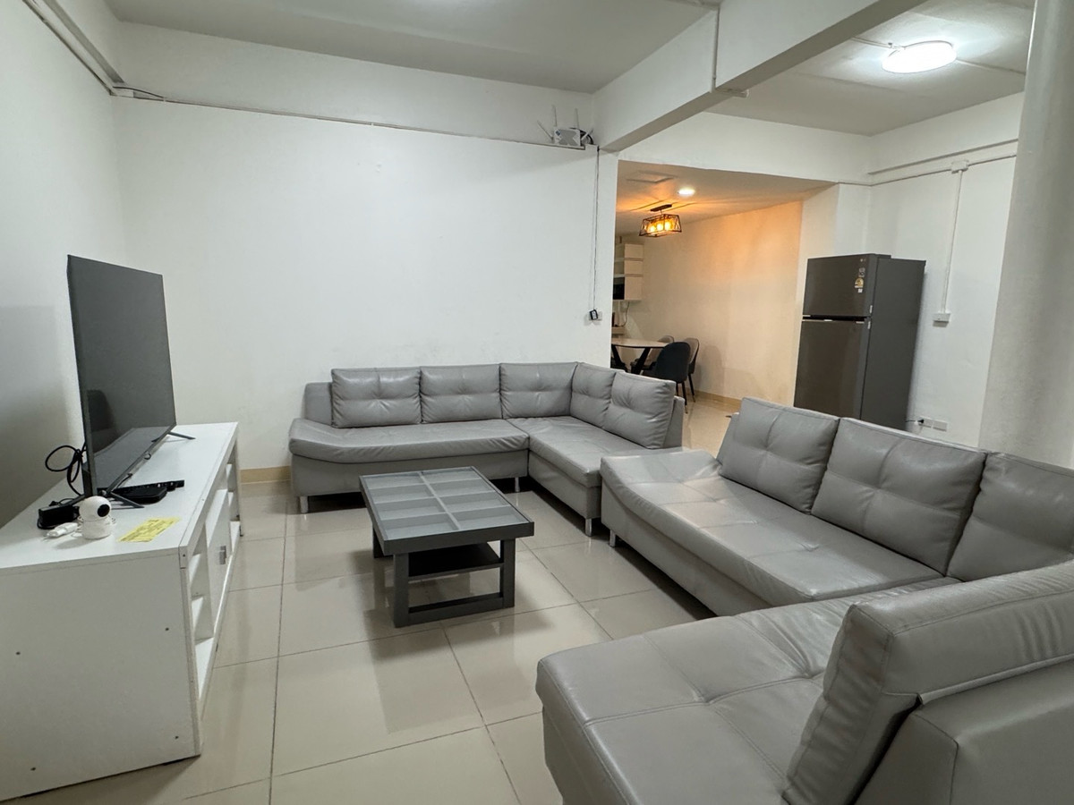 ให้เช่าทาวน์โฮมรัชดา ห้วยขวาง : 💕Huai Khwang Houseบ้านเช่าห้วยขวาง 5ห้องนอน4ห้องน้ำ รัชดา18 ใกล้MRTห้วยขวางเฟอร์นิเจอร์ครบครัน 💕 ว่างพร้อมอยู่✨