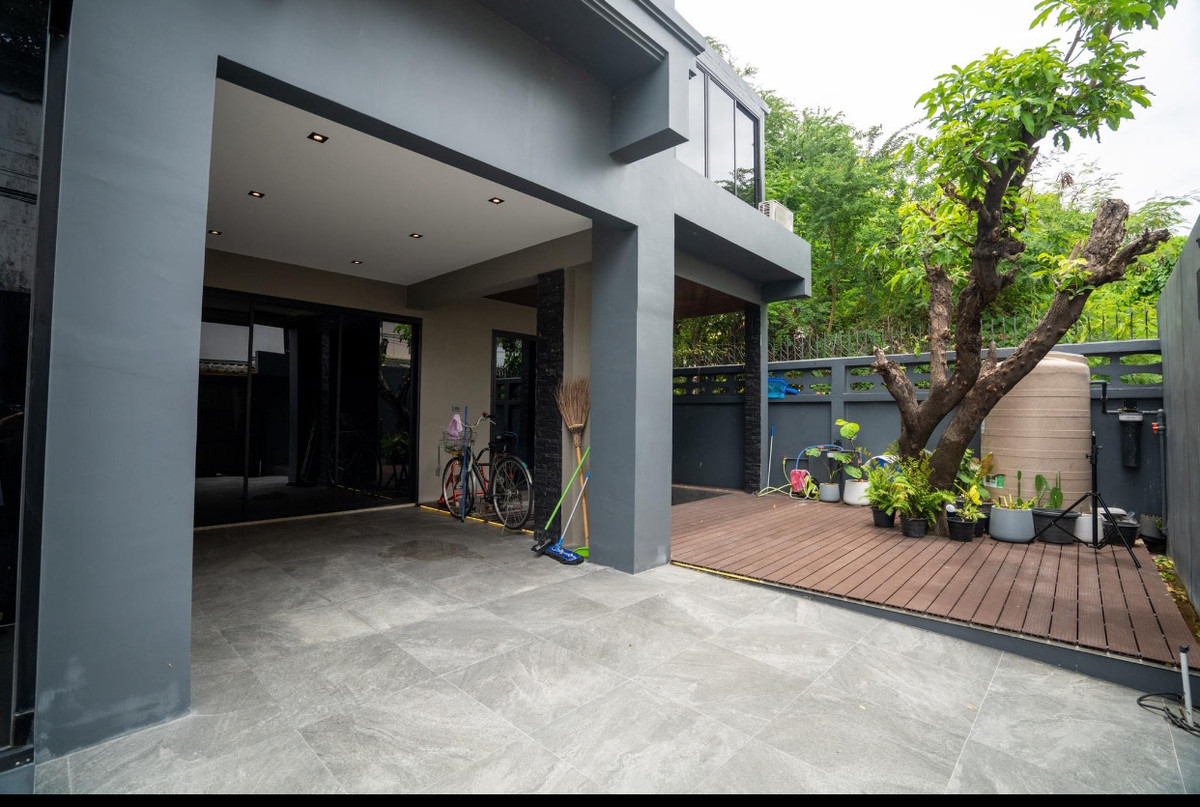 For SaleHouseChokchai 4, Ladprao 71, Ladprao 48, : FOR SALE HOUSE 4 BEDROOM 5 BATHROOM 250 SQ.M -- READY TO MOVE IN --