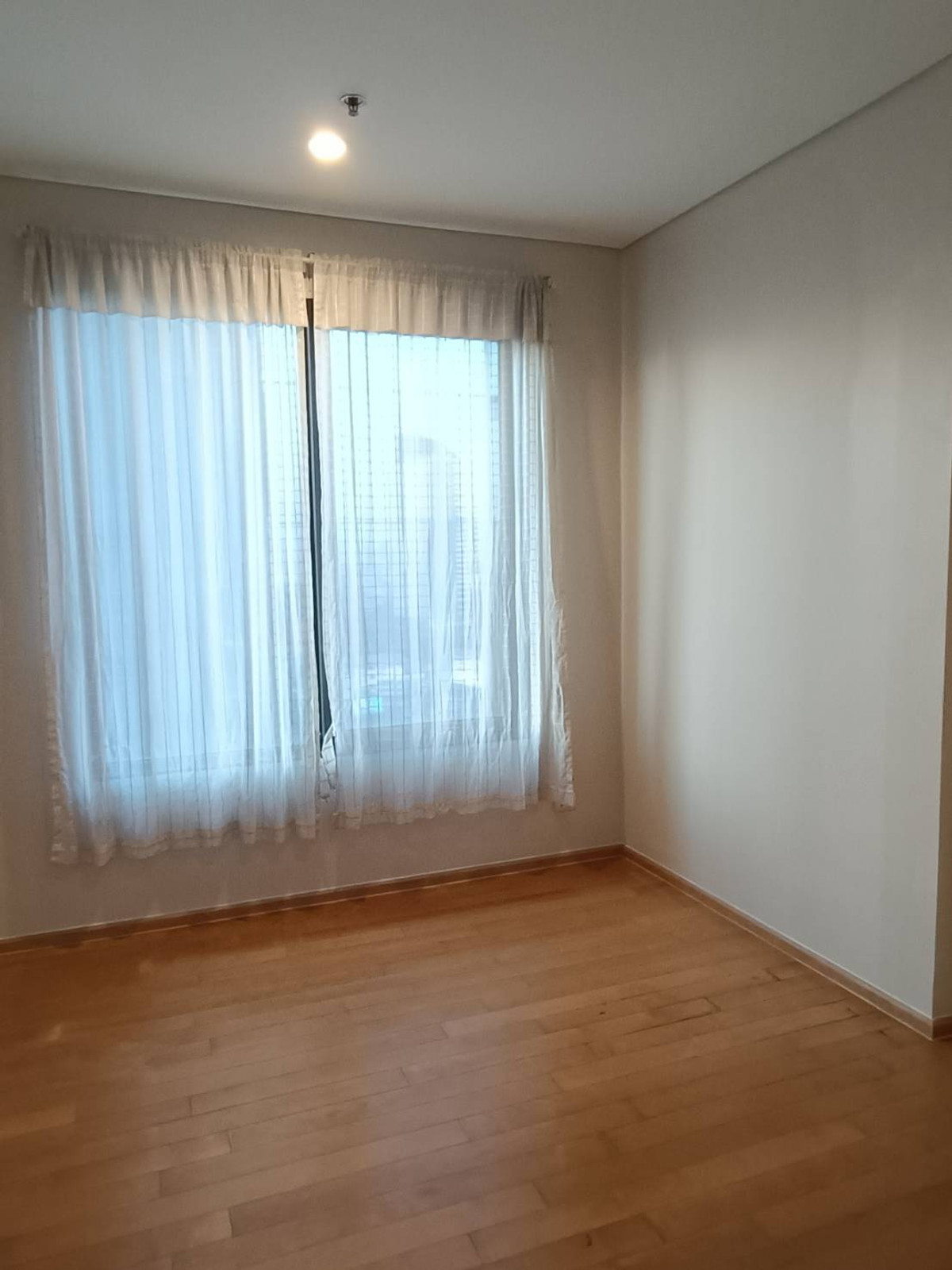 For SaleCondoRama9, Petchburi, RCA : #Condo for sale, Villa Asoke, high floor, completely renovated. Ready to move in, 22nd floor, 1 bedroom, 40.59 sq m., selling price 5.1 million baht.