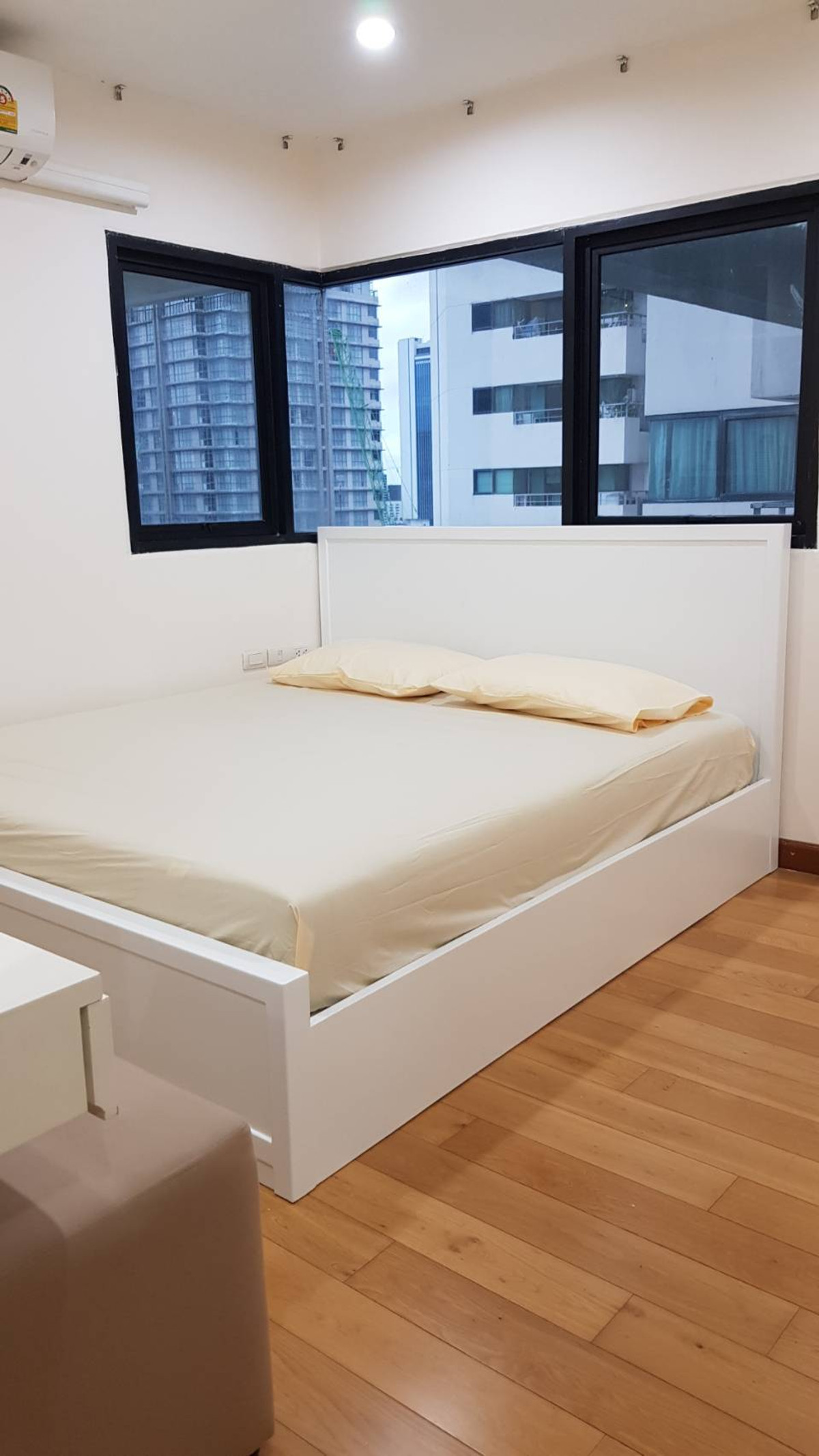 ขายคอนโดสาทร นราธิวาส : ⚡️ การันตีถูกสุด! ห้องรีโนเวทใหม่ นัดชมห้องได้เลย ขายพร้อมผู้เช่า/SALE WITH TENANT  : Sathorn Gardens (สาทร การ์เด้น) - 1 ห้องนอน LC096