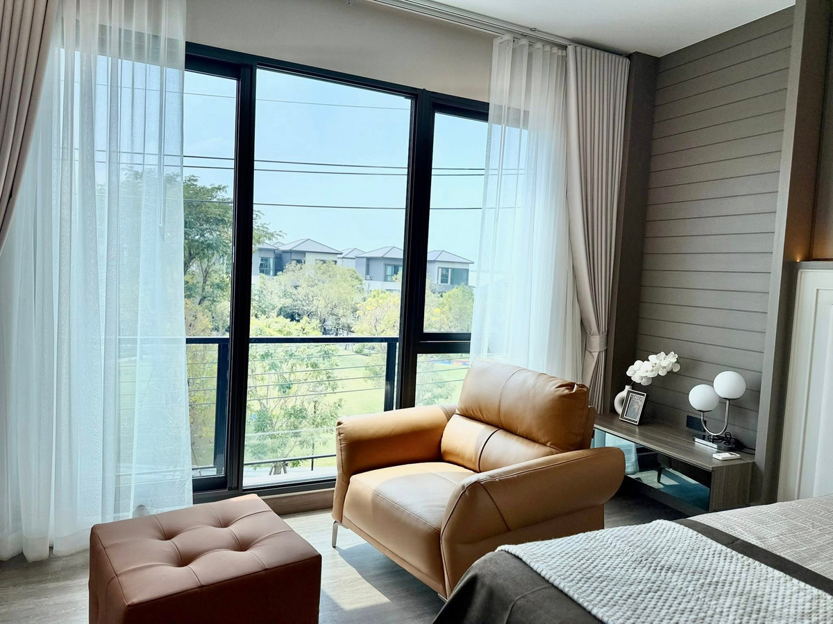 For RentHouseBangna, Bearing, Lasalle : Baan Klang Muang The Edition Bangna 2 / 4 Bedrooms (FOR RENT) YOK073