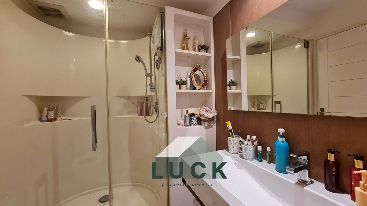 For SaleCondoWongwianyai, Charoennakor : LUCK 🏭Condo for sale, The Bangkok Sathorn-Taksin, next to the BTS, big room, comfortable to live in!!!