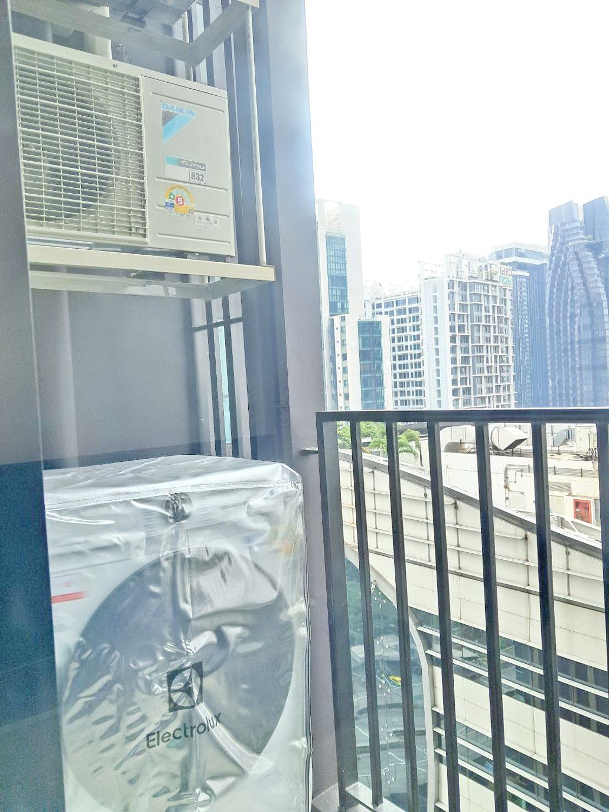 ให้เช่าคอนโดพระราม 9 เพชรบุรีตัดใหม่ RCA : 9775♛ให้เช่าคอนโด 1 ห้องนอน♙นิว ดิสทริค อาร์ไนน์ พระราม 9♜ติด MRTพระราม9∞099-5919653,065-9423251🜲Line@sureresidence