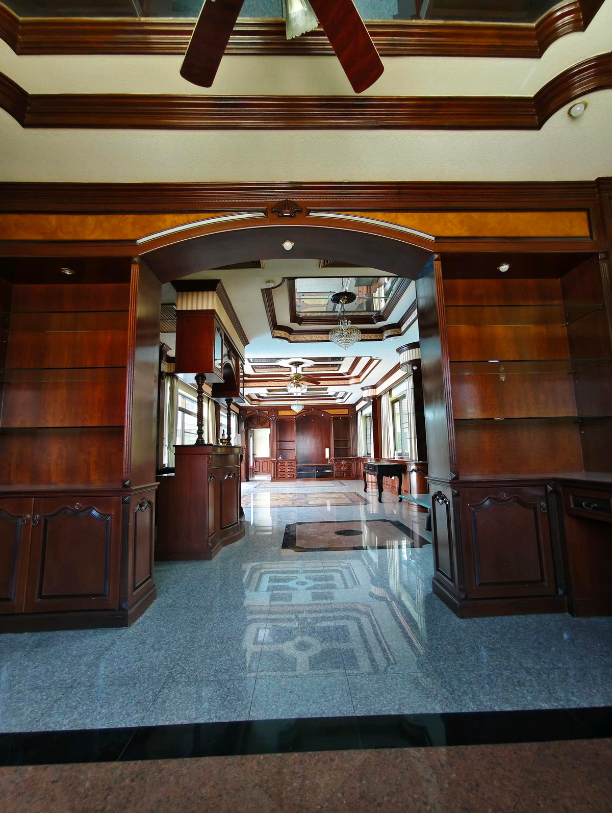 ขายพัทยา บางแสน ชลบุรี สัตหีบ : 🔥ขายด่วน🔥บ้านพูลวิลล่าพัทยา บนเนื้อที่ 1 ไร่ บ้านสุดหรู 3ชั้น 